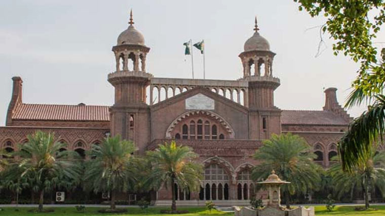 شہباز گل پر انڈے پھینکنے کا کیس، 5 سال بعد لیگی کارکنوں پر فردِ جرم عائد