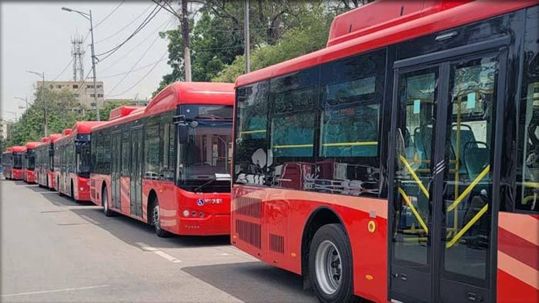 خواتین کیلئے 5 سپیڈو بسیں میٹرو ٹریک پر آپریشنل کردی گئیں