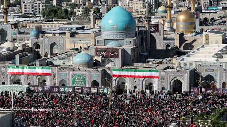 آیت اللہ علی خامنہ ای کی تدفین کے انتظامات مکمل، مشہد میں لاکھوں سوگواروں کی آمد