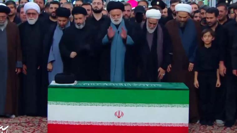مشہد میں شہید آیت اللہ علی خامنہ ای کی نمازِ جنازہ، لاکھوں سوگواروں کی شرکت