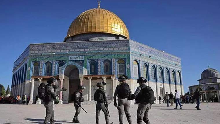 اسرائیلی فورسز نے مسجدِ اقصیٰ کے خطیب شیخ محمد حسین کو حراست میں لے لیا