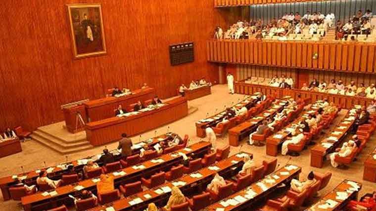 سینیٹر محمد عبدالقادر کا اراکینِ پارلیمنٹ کی مراعات سے متعلق ترمیمی بل کمیٹی سے منظور