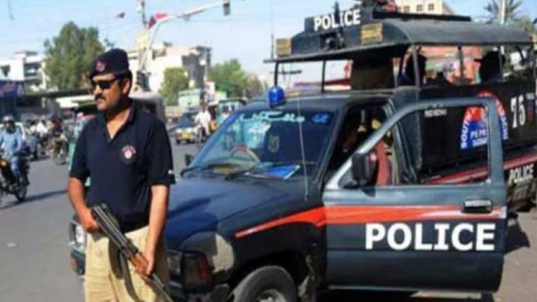 حیدر آباد میں پولیس مقابلہ، متعدد وارداتوں میں ملوث 2 ڈاکو مارے گئے، 4 فرار