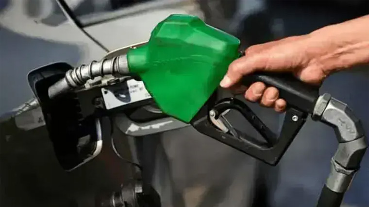 مٹی کا تیل مہنگا، پٹرول پر عائد لیوی پر بھی اضافہ ریکارڈ