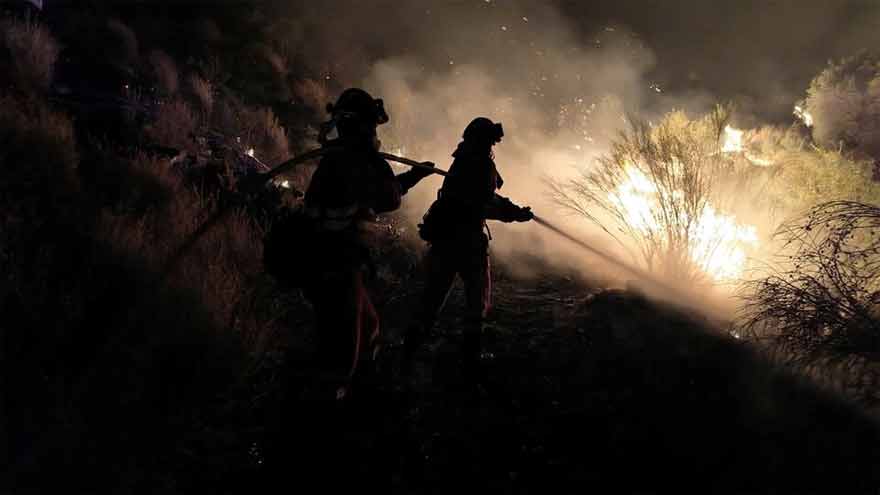 Spanish firefighters turn to the offensive against deadly Almeria blaze