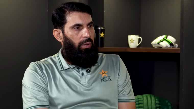سپن بولنگ بہتر کھیلنے کیلئے طویل اننگز کی عادت ضروری ہے: مصباح الحق