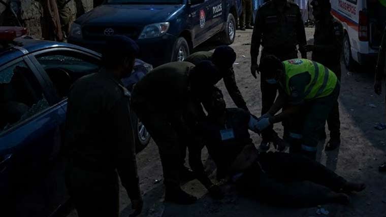لیاقت پور: بچیوں کو ہراساں کرنے والا ملزم نیفے میں پسٹل چلنے سے زخمی ہوگیا