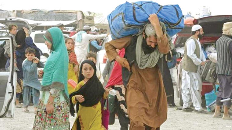 پاک افغان طور خم بارڈر سے افغان شہریوں کی وطن واپسی کا سلسلہ جاری