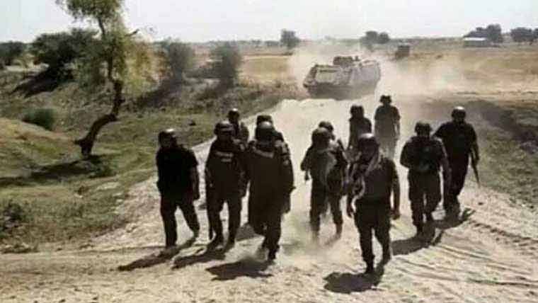  نجاتِ مہران آپریشن میں بڑی کامیابی، 7 انعام یافتہ سمیت 16 ڈاکوؤں نے ہتھیار ڈال دیے