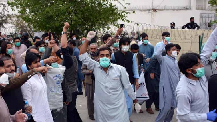 حکومتی کمیٹی سے مذاکرات کامیاب، بلوچستان میں ینگ ڈاکٹر کی 39 روزہ ہڑتال مؤخر