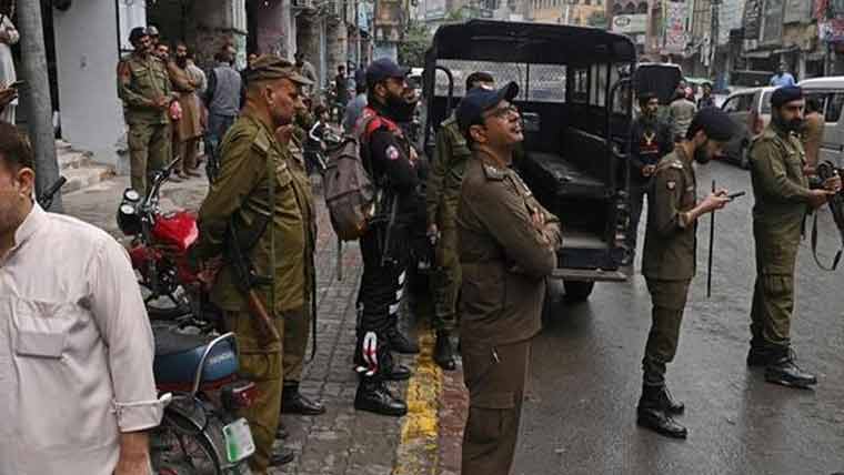 دیپالپور میں پولیس مقابلہ: ایک مبینہ ڈاکو ہلاک، دو فرار 