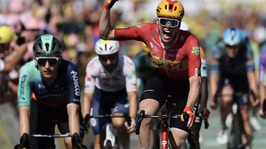 Waerenskjold wins fastest ever Tour de France stage