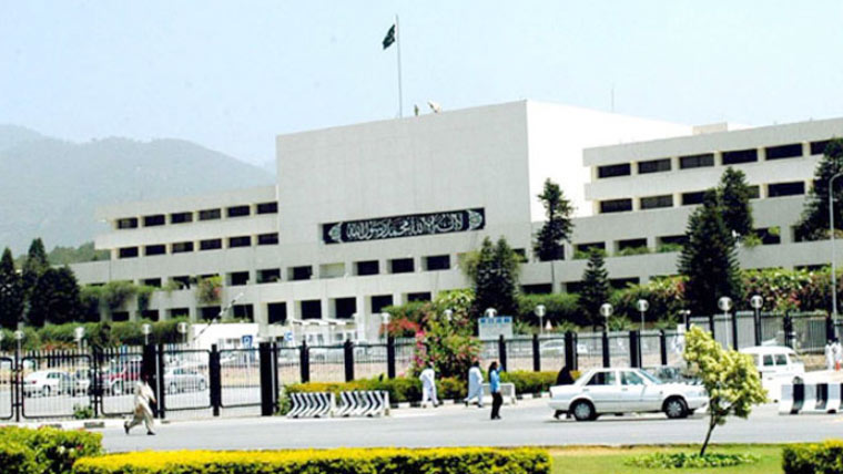اقتدار کے ایوانوں میں بلیو پاسپورٹ کے چرچے
