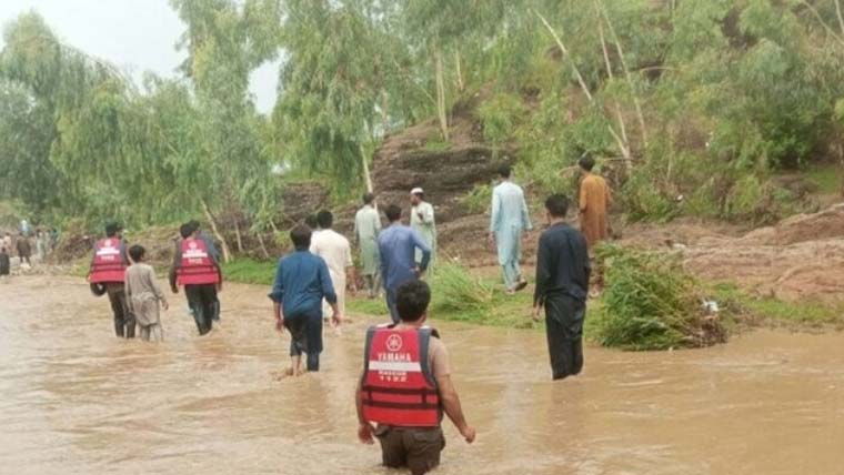 قصور: گیند پکڑتے دو بھائی جوہڑ میں ڈوب گئے، ایک کو نکال لیا گیا، دوسرا لاپتہ