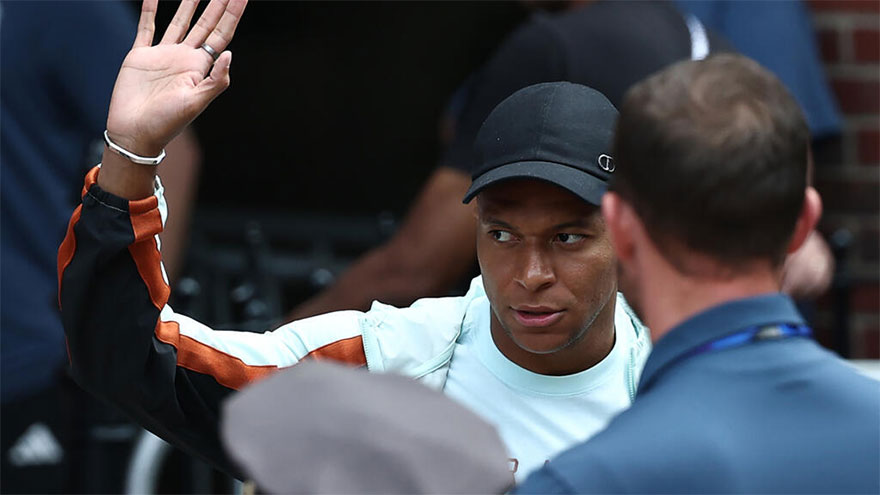 France, England prepare for gloomy World Cup send-off