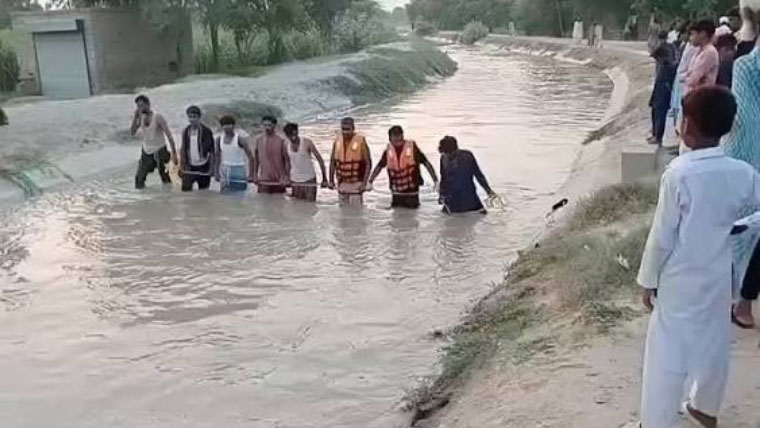 صادق آباد: نہر میں کودنے والی خاتون کیخلاف مقدمہ درج، 2 بچے تاحال لاپتہ