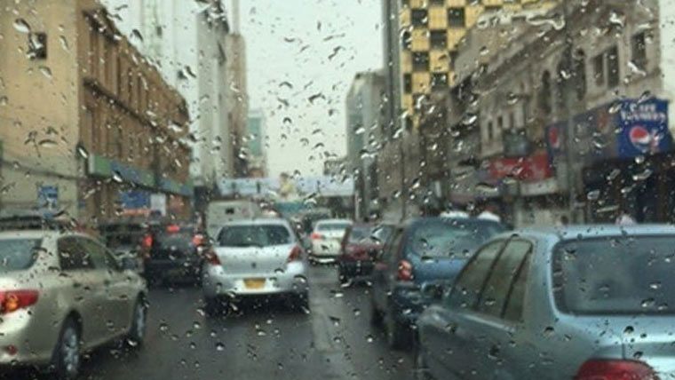 ملک کے مختلف علاقوں میں موسم گرم، کراچی میں ہلکی بوندا باندی کا امکان