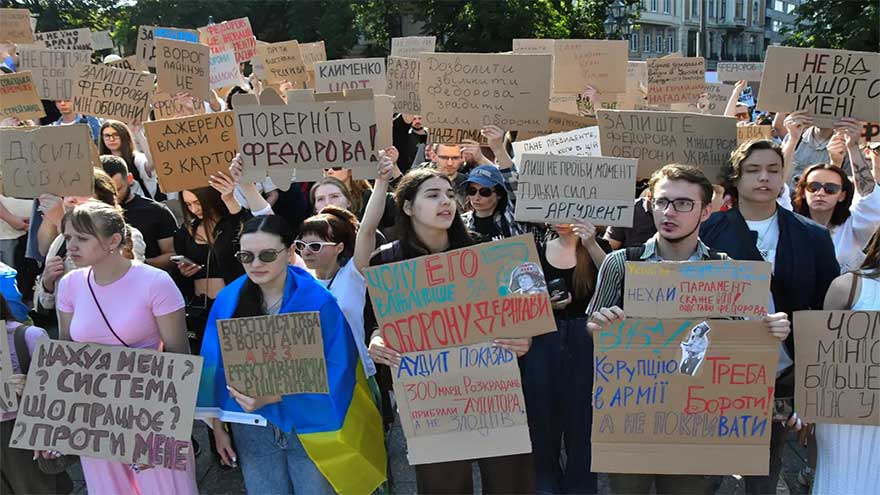 Thousands protest sacking of Ukraine defence minister: AFP