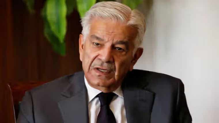 پاکستان میں دھکے کے بغیر کوئی چیز نہیں چلتی: خواجہ آصف