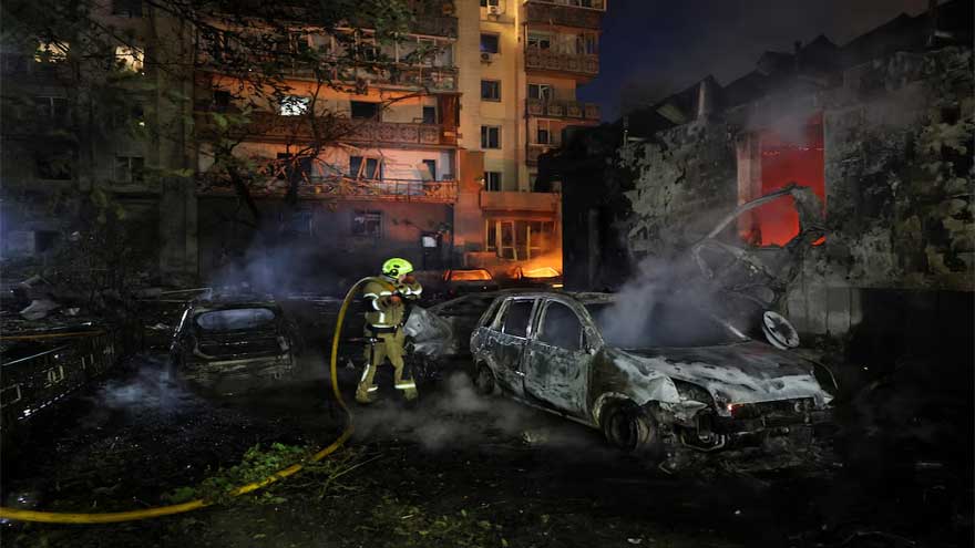 Russian ballistic missiles rock Kyiv, one killed, officials say