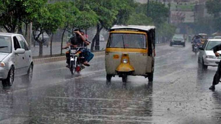 لاہور میں موسلا دھار بارش، موسم خوشگوار  ہو گیا