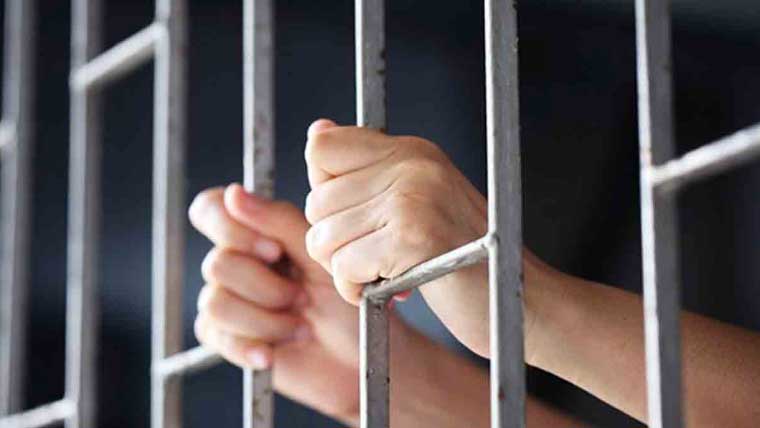احمد پور شرقیہ میں پولیس مقابلہ، 38 وارداتوں میں ملوث ملزم زخمی حالت میں گرفتار، ساتھی فرار