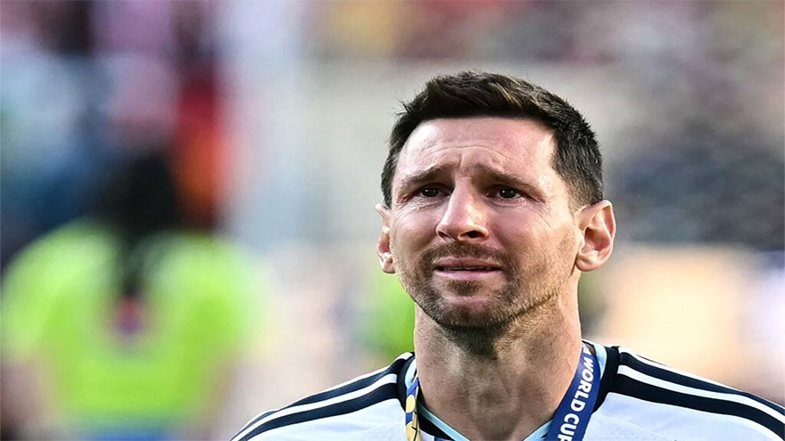 "The pain is immense," says Messi of World Cup defeat