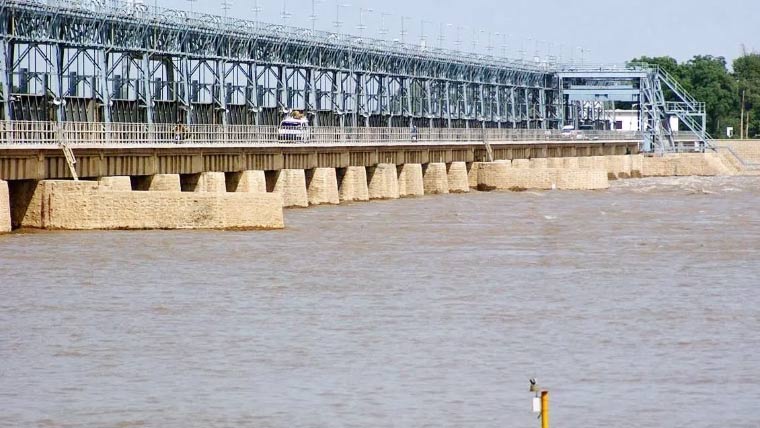 دریائے سندھ میں کالا باغ اور چناب میں خانکی کے مقام پر نچلے درجے کا سیلاب 