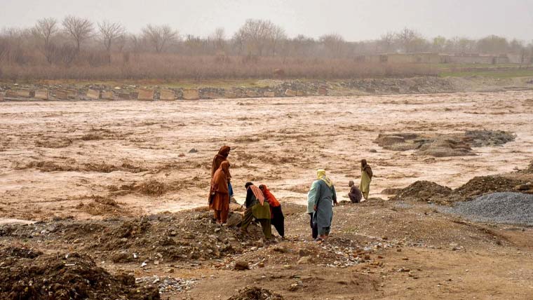 افغانستان میں سیلاب سے تباہی، 20 افراد جاں بحق، 100 سے زائد لاپتا