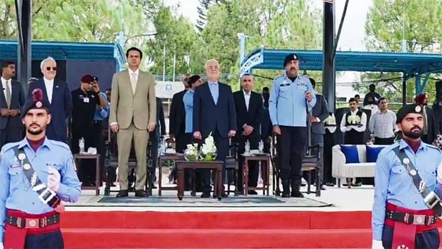 Iranian interior minister receives ceremonial welcome at Islamabad Police Lines