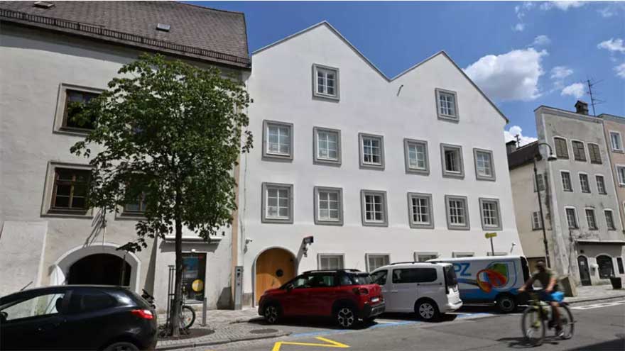 Hitler's Austrian birthplace to become a police station