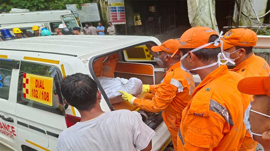 Toxic gas slows efforts to rescue 13 workers trapped in India hydropower tunnel