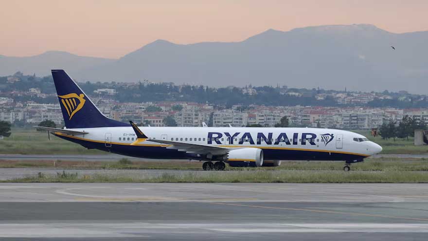 NTSB disputes Ryanair CEO's claims in Boeing 737 window incident probe