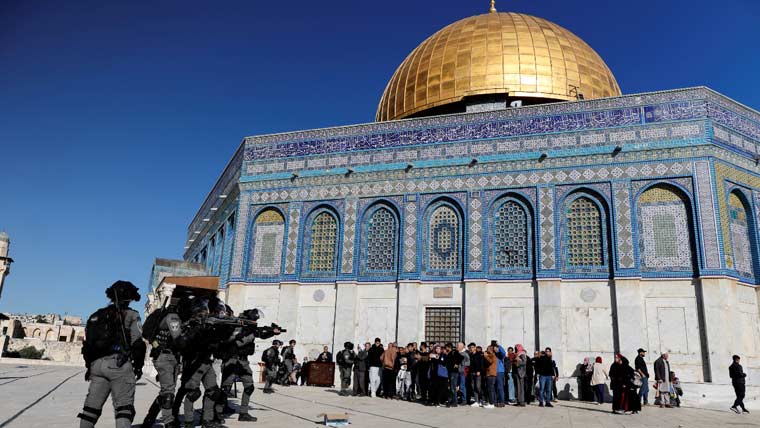 اسرائیلی آبادکاروں کا مسجدِ اقصیٰ کے احاطے میں داخلہ، فلسطینی حکام کا شدید احتجاج