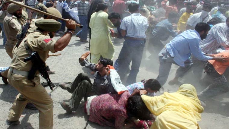 بھارتی فوج کی ریاستی دہشتگردی، 3500 کشمیری گرفتار، مکانات دھماکے سے اُڑا دیے