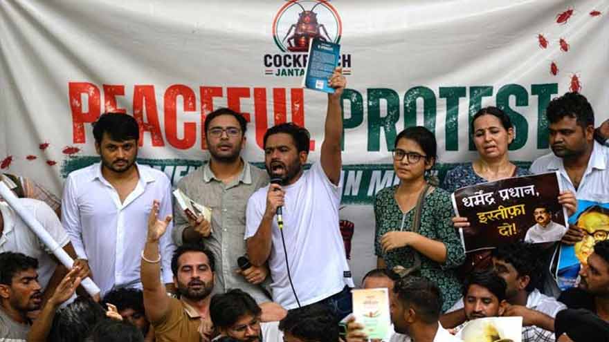 India youth protesters agree to end protests after talks with government