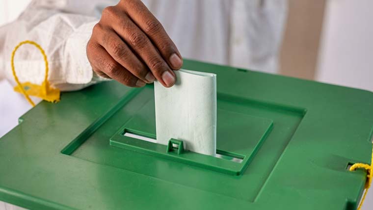 شیر کی دھاڑ یا تیر کرے گا شکار؟ میرپور ڈویژن کے 3 اضلاع میں آج انتخابی میدان سجے گا