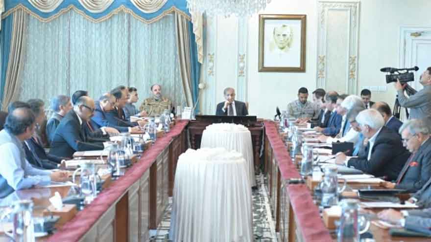 PM Shehbaz approves refining policy changes to upgrade Pakistan's oil refineries