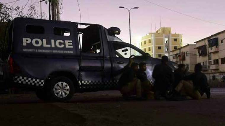 شکارپور: پولیس کا مسلح ڈاکوؤں کیساتھ مقابلہ، ایک ملزم گرفتار، 3 فرار