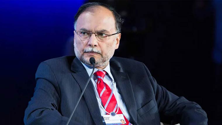 ہمارے مخالفین آپس میں کسی بات پر متفق نہیں، ہماری سیاست صرف ترقی ہے: احسن اقبال