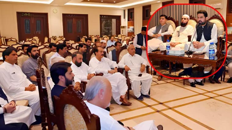 پی ٹی آئی کی پارلیمانی پارٹی کا اجلاس، گنڈا پور سمیت 30 سے 35 ارکان غیر حاضر