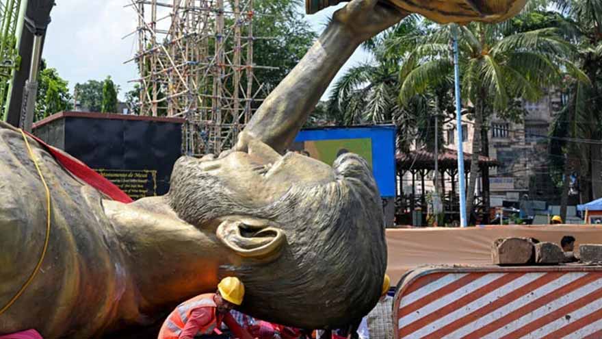 India takes down giant Messi statue over safety concerns