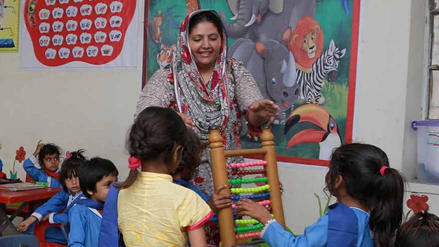 Sindh plans golden handshake scheme for surplus teachers in schools