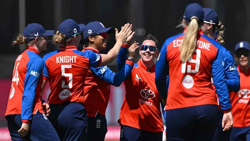 Linsey Smith surpasses Pakistan's Sadia Iqbal to claim top spot in T20 rankings