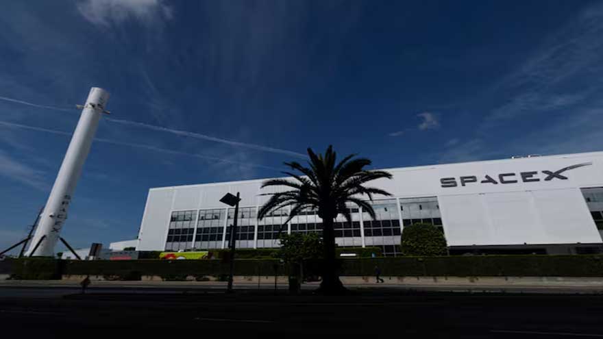 SpaceX negotiating underwriting fees under 0.75% for IPO, Bloomberg News reports