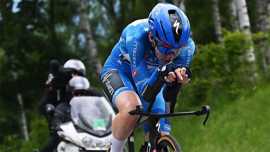 Van der Breggen takes overall Giro lead with time trial win