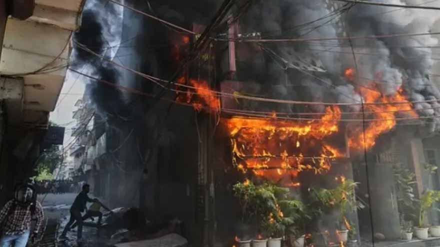 New Delhi hotel fire kills at least 21: police