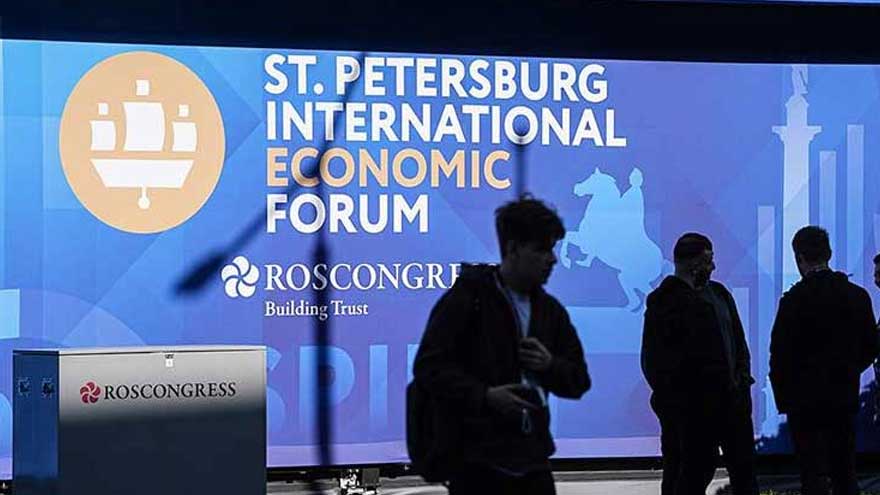 Global economy, AI and investment dominate second day of St. Petersburg Economic Forum