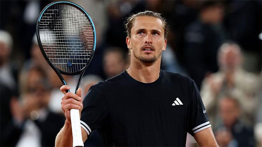 Zverev heads up final four in men's French Open semis