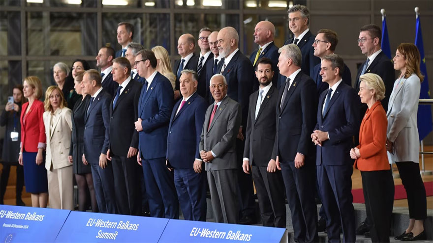 EU leaders push faster expansion at Balkan summit